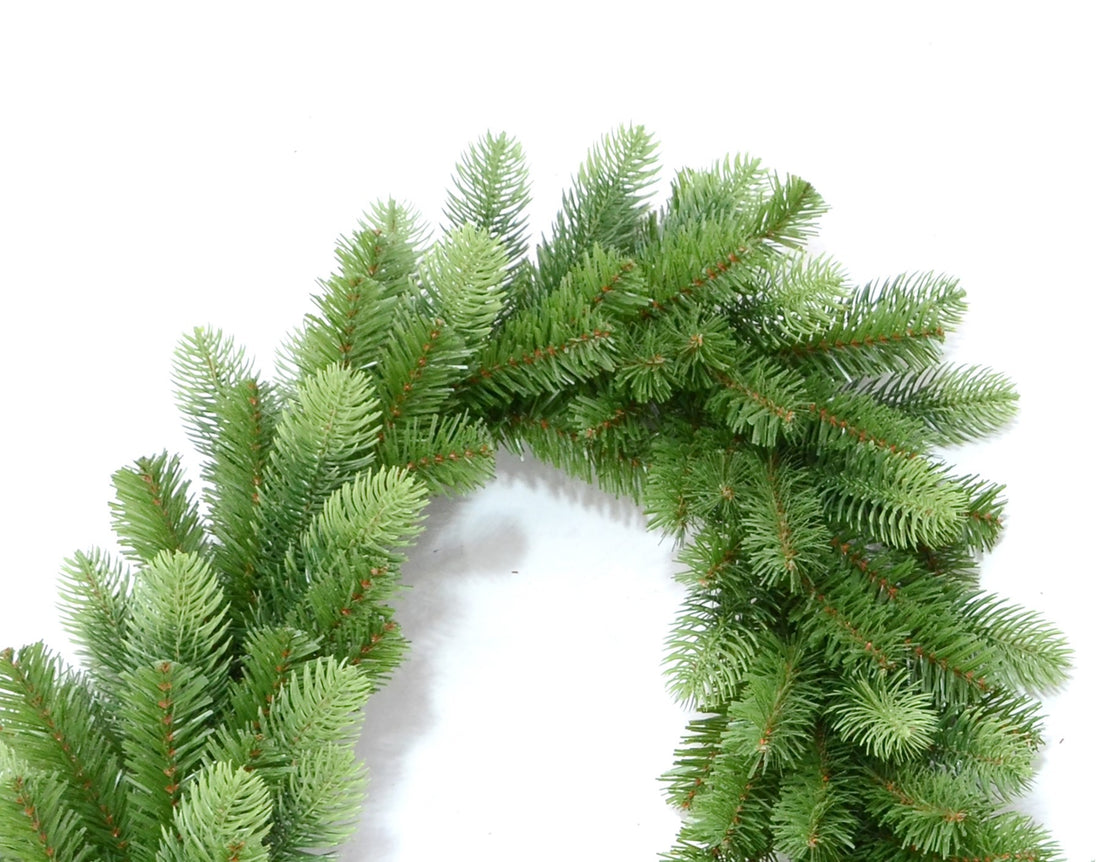 9ft Spruce Garland with 240 Tips