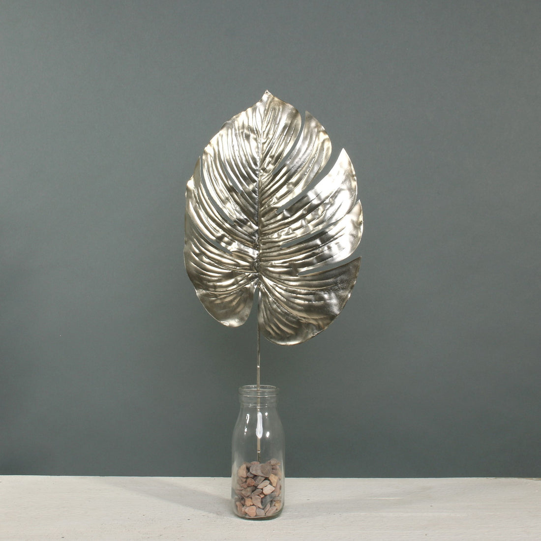 Champagne Metallic Monstera leaf (Medium)