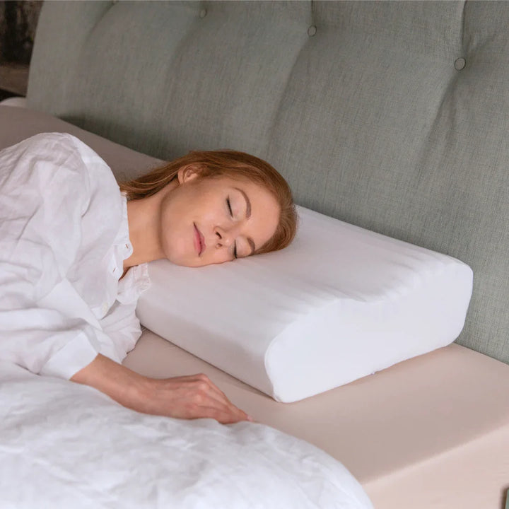 Ocean Embrace: The Ultra-Plush Foam Pillow Mimicking the Gentle Waves