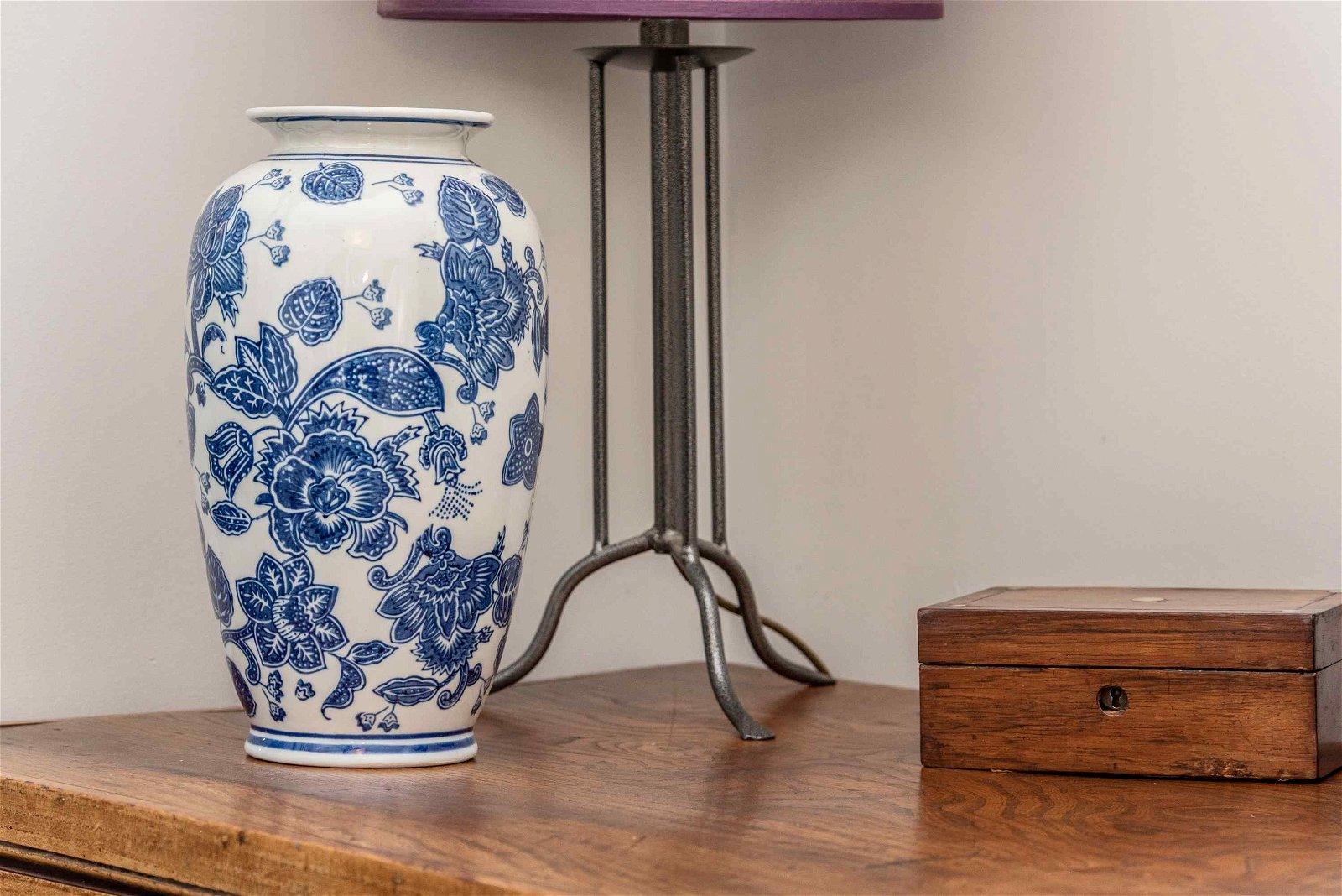 Anemone Blue & White Urn Vase - £59.99 - Vases 