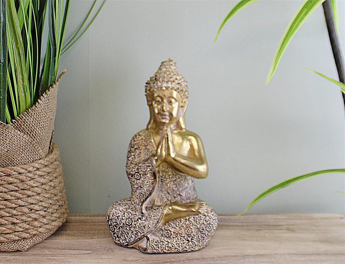 Gold Sitting Buddha Ornament, Praying, 19cm - £20.99 - Figurines & Statues 