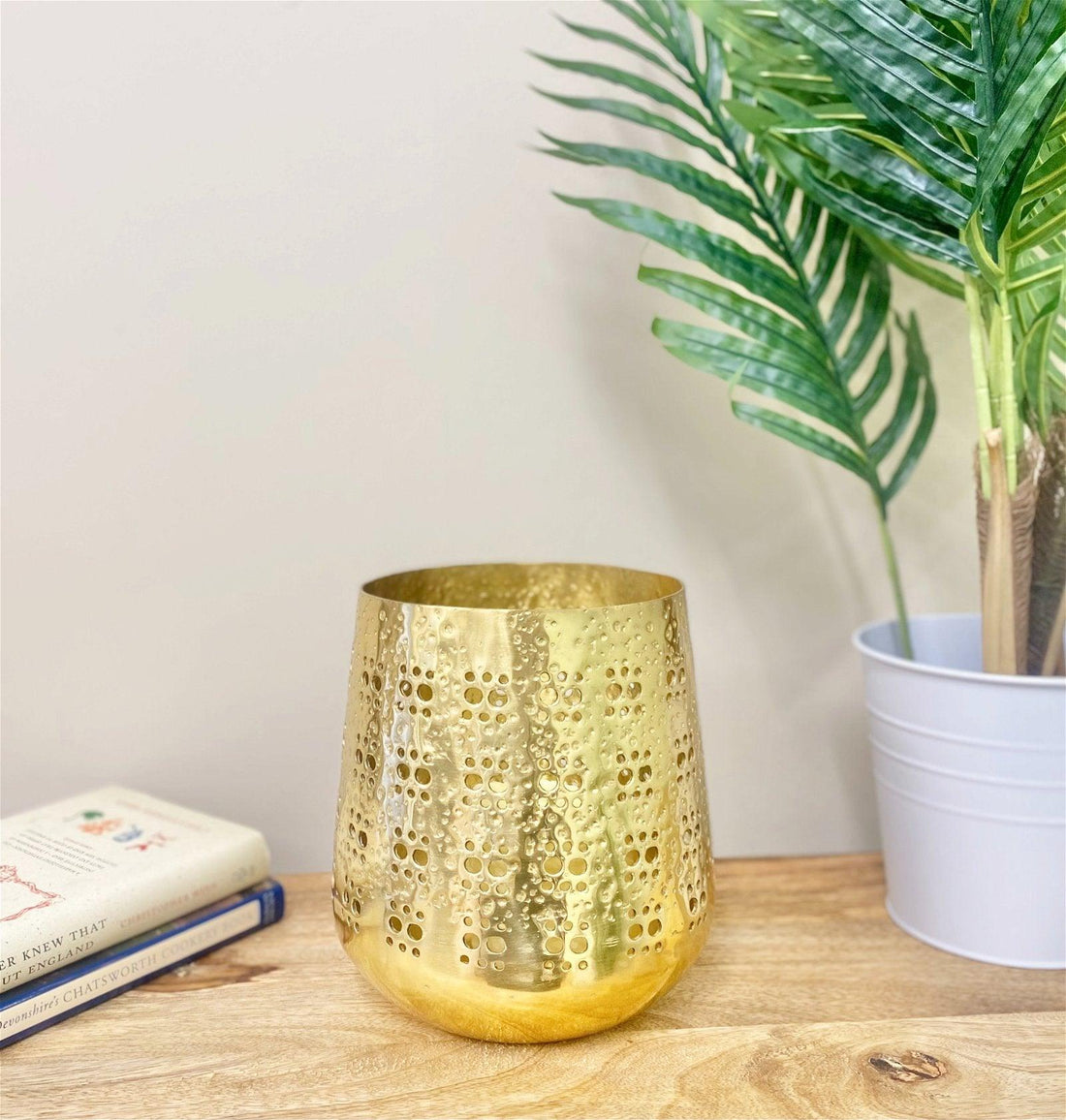 Large Gold Candle Pot 20cm - £49.99 - Candle Holders & Plates 