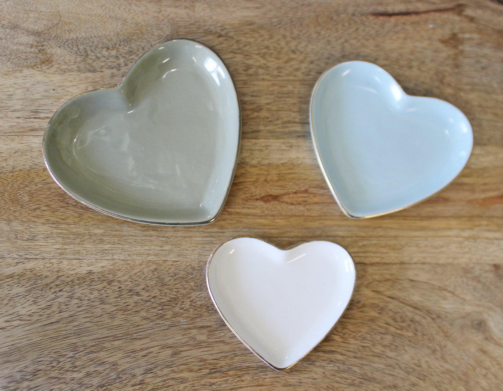 Heart store shaped plates